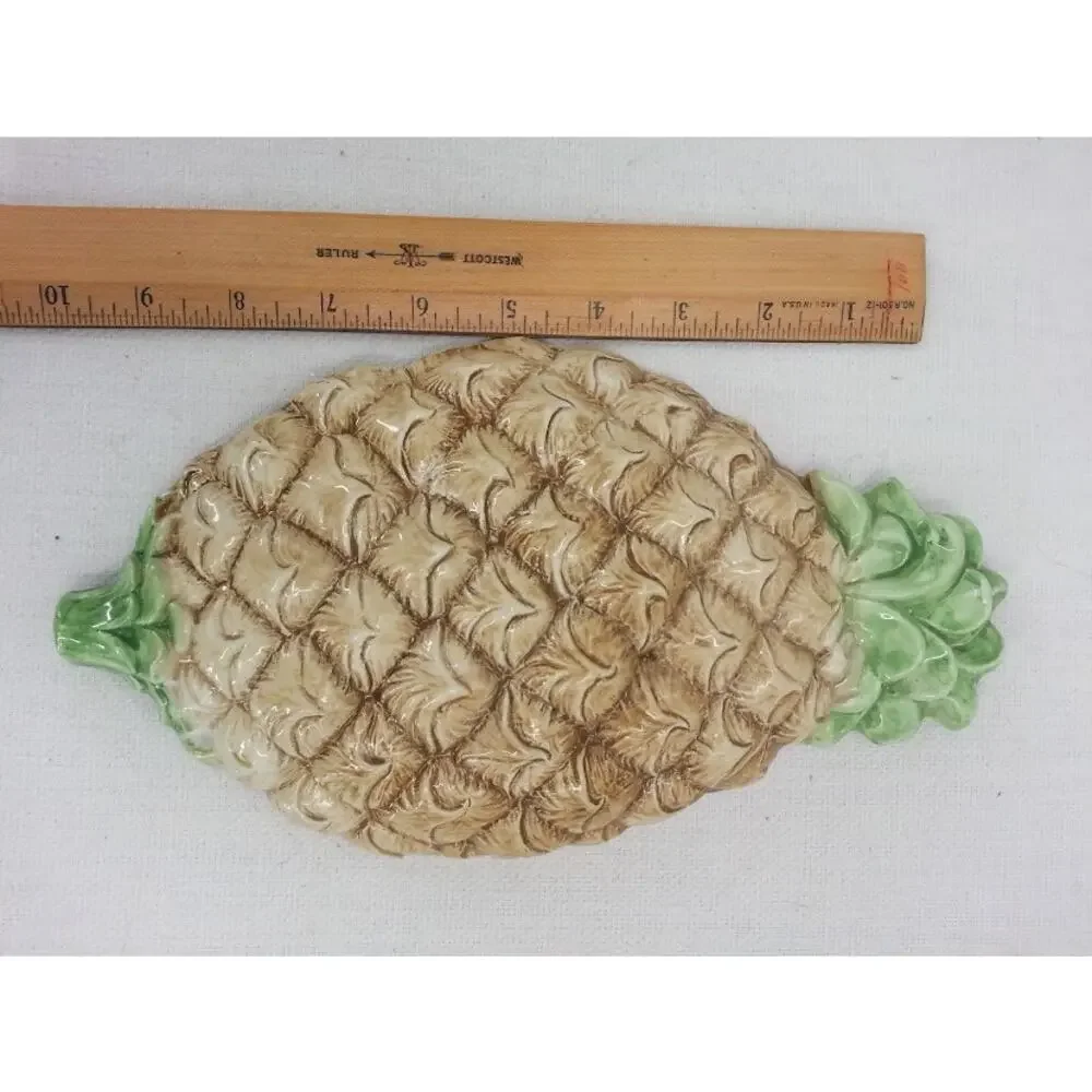 Vintage Ceramic Porcelain Pineapple wall hanging 10 x 6